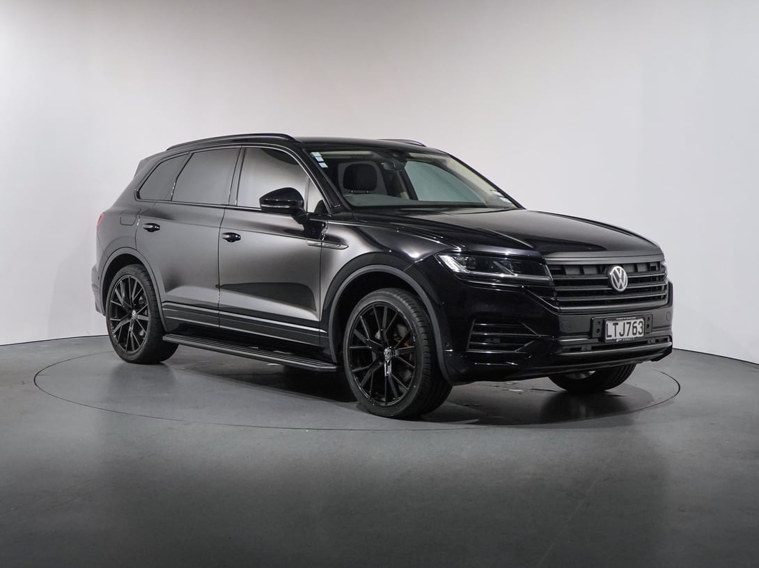 2018 Volkswagen Touareg at Ebbett Volkswagen & Škoda Hamilton