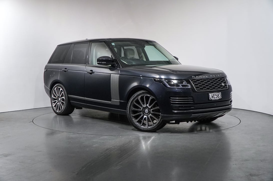 2018 Land Rover Range Rover at Duncan & Ebbett