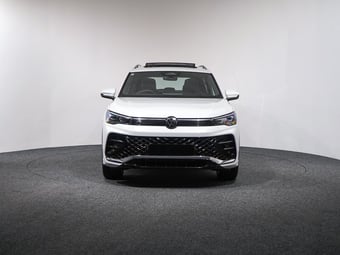 2024 Volkswagen Tiguan at Ebbett Volkswagen & Škoda Hamilton