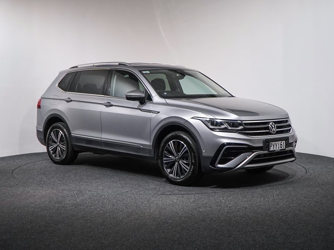 2023 Volkswagen Tiguan at Ebbett Volkswagen & Škoda Hamilton