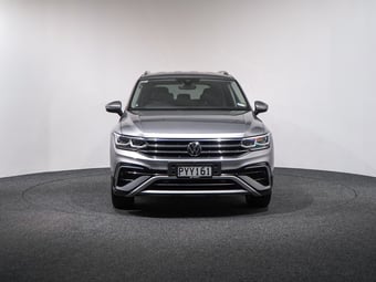 2023 Volkswagen Tiguan at Ebbett Volkswagen & Škoda Hamilton