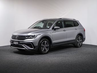 2023 Volkswagen Tiguan at Ebbett Volkswagen & Škoda Hamilton