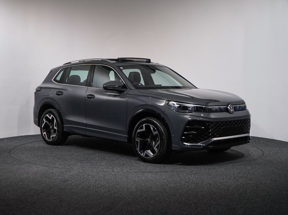2026 Volkswagen Tiguan at Ebbett Volkswagen & Škoda Hamilton
