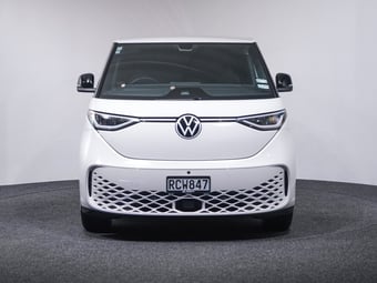 2025 Volkswagen ID. Buzz at Ebbett Volkswagen & Škoda Hamilton