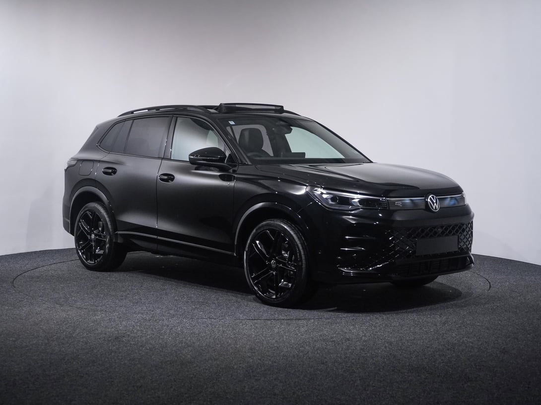 2026 Volkswagen Tiguan at Ebbett Volkswagen & Škoda Hamilton