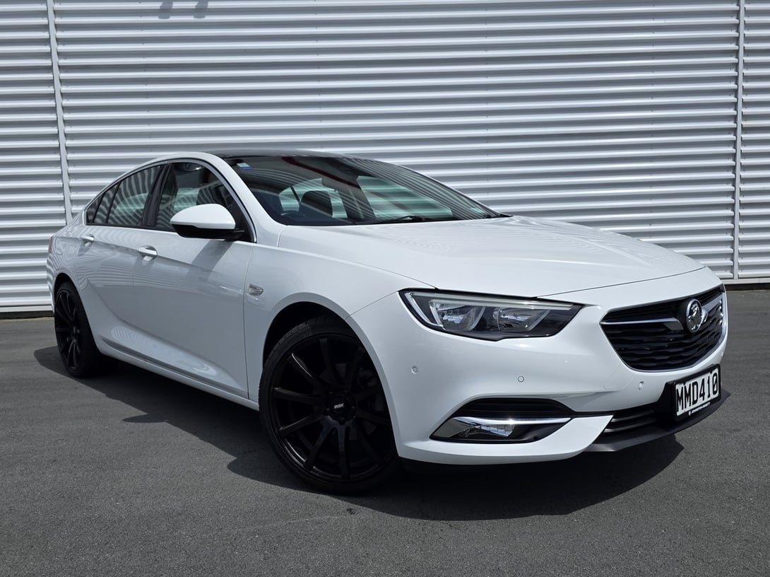 2019 Holden Calais at Johnston Ebbett