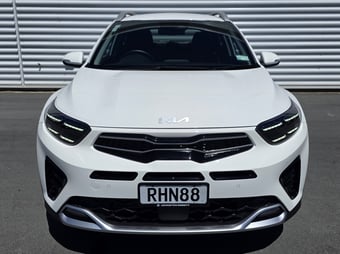 2025 Kia Stonic at Johnston Ebbett
