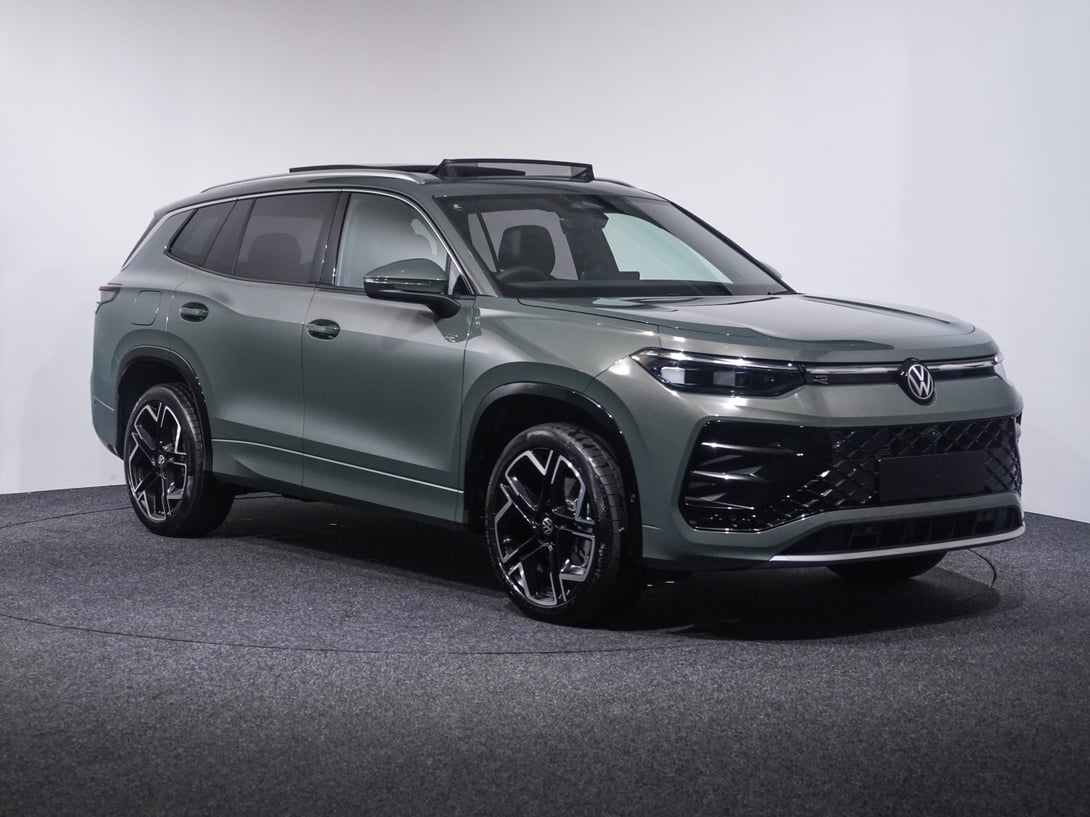 2026 Volkswagen Tayron at Ebbett Volkswagen & Škoda Hamilton