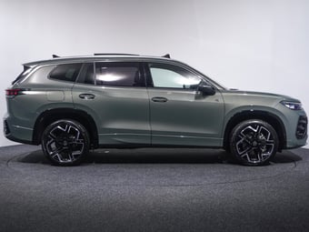 2026 Volkswagen Tayron at Ebbett Volkswagen & Škoda Hamilton