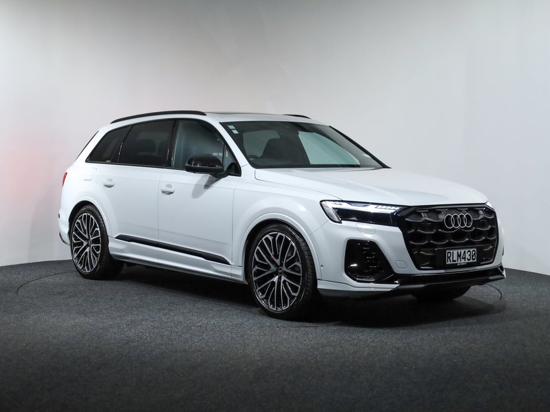 2025 Audi SQ7 at Ebbett Audi & CUPRA Hamilton