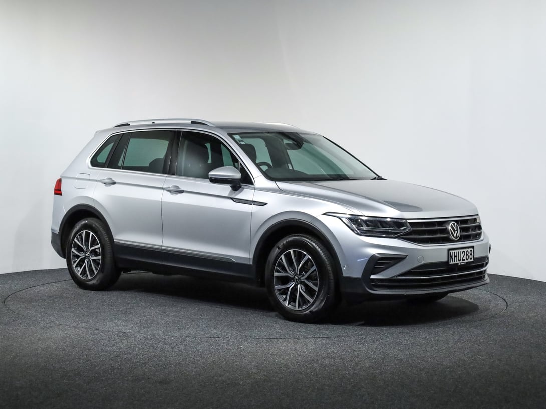 2021 Volkswagen Tiguan at Ebbett Volkswagen & Škoda Hamilton