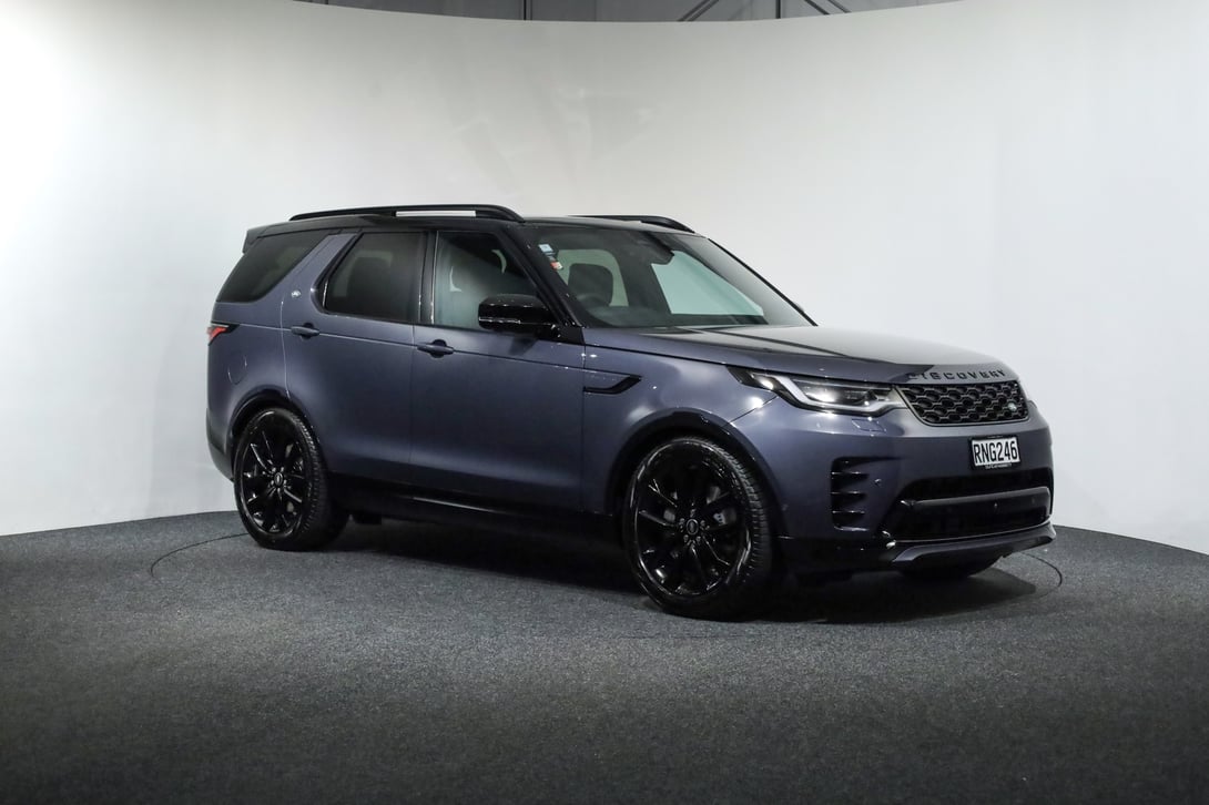 2026 Land Rover Discovery at Duncan & Ebbett Hamilton