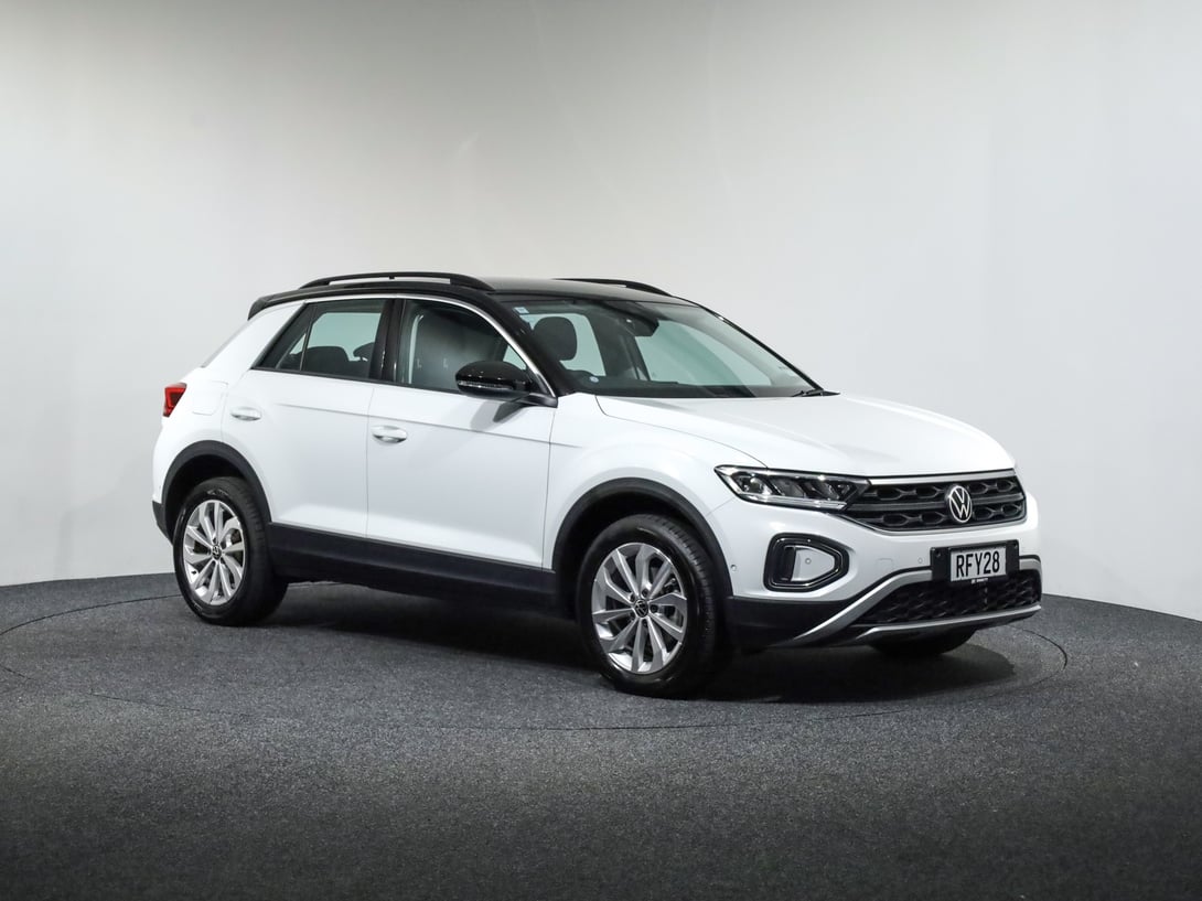 2025 Volkswagen T-Roc at Ebbett Volkswagen & Škoda Hamilton