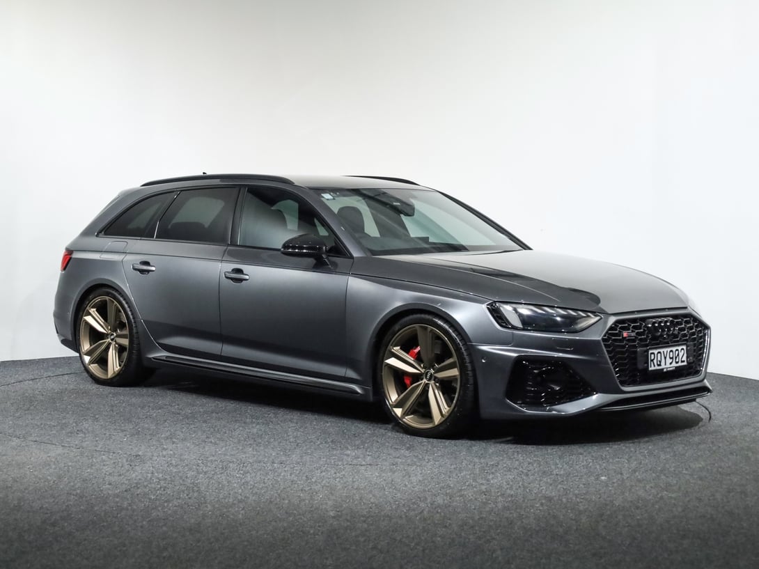 2022 Audi RS4 at Ebbett Volkswagen & Škoda Hamilton