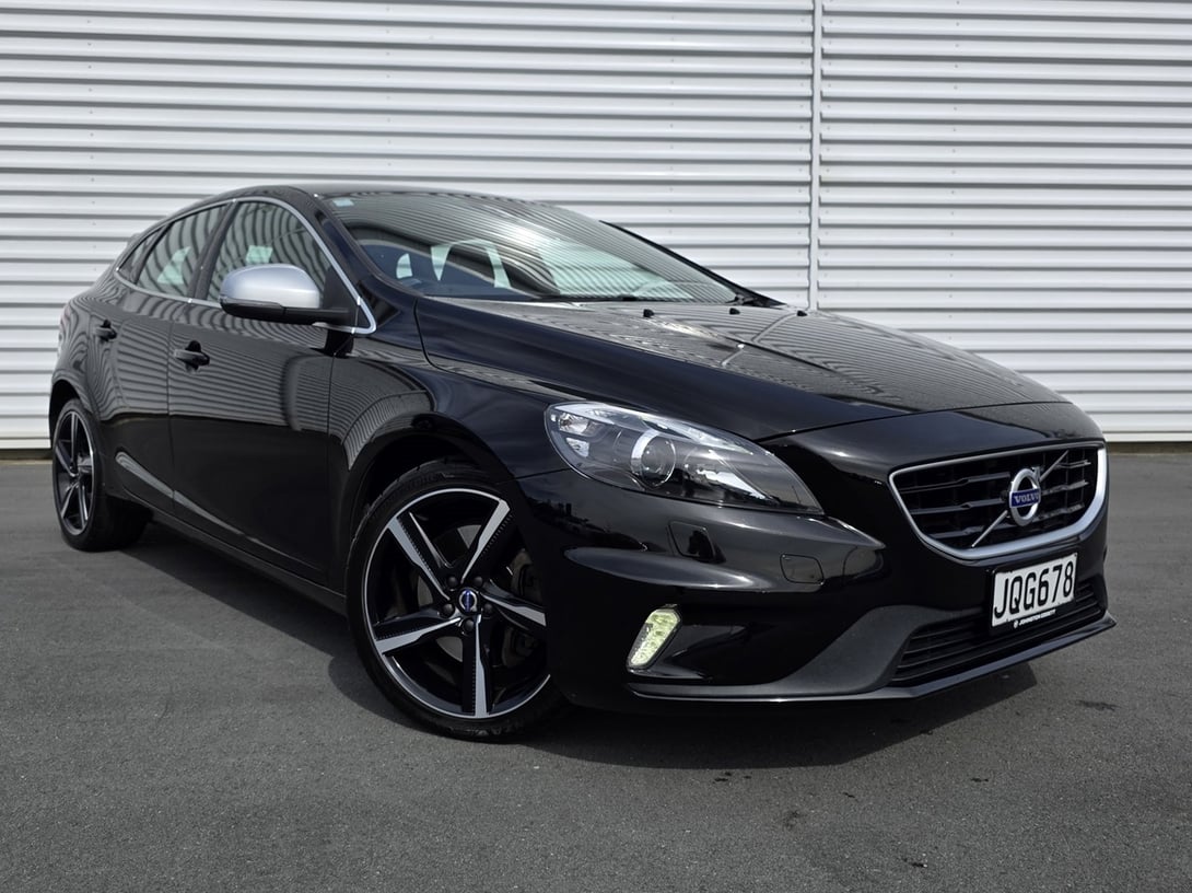 2016 Volvo V40 at Johnston Ebbett