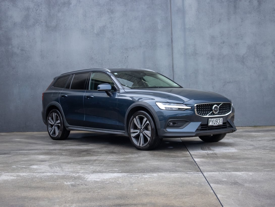 2023 Volvo V60 at Ebbett Prestige Tauranga