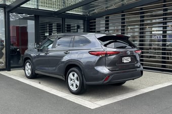 2023 Toyota Highlander at Ebbett Toyota Hamilton