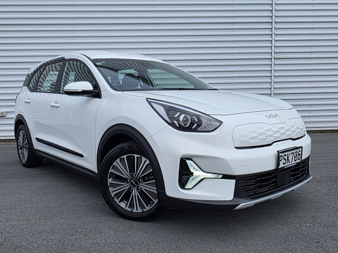 2023 Kia Niro at Johnston Ebbett