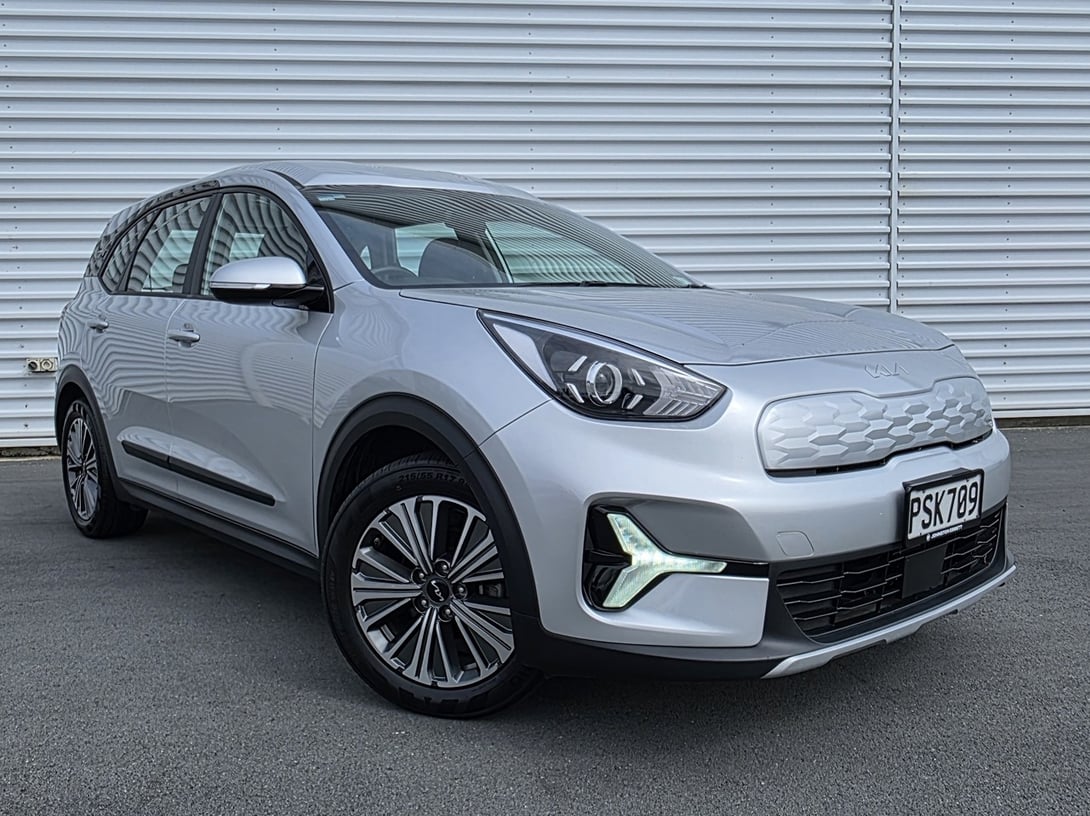 2023 Kia Niro at Johnston Ebbett