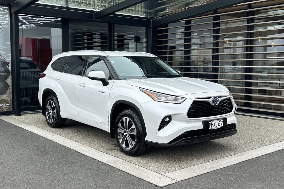 2022 Toyota Highlander at Ebbett Toyota Hamilton
