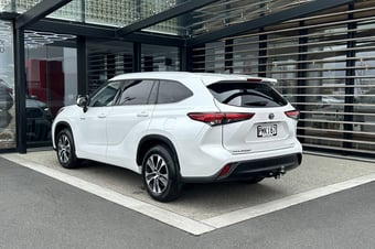 2022 Toyota Highlander at Ebbett Toyota Hamilton