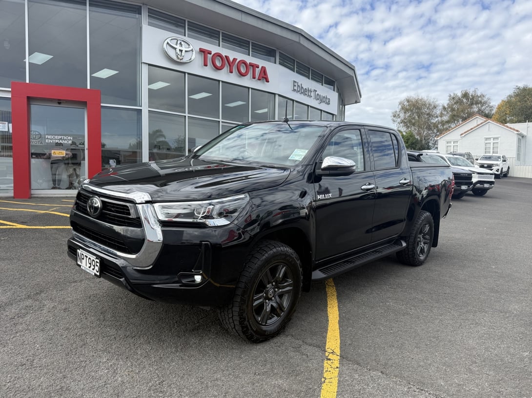 2021 Toyota Hilux at Ebbett Toyota Te Awamutu