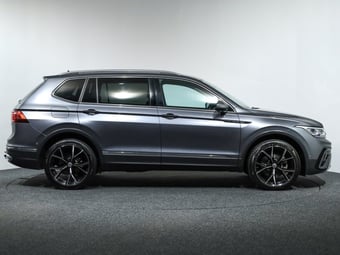 2023 Volkswagen Tiguan at Ebbett Volkswagen & Škoda Hamilton