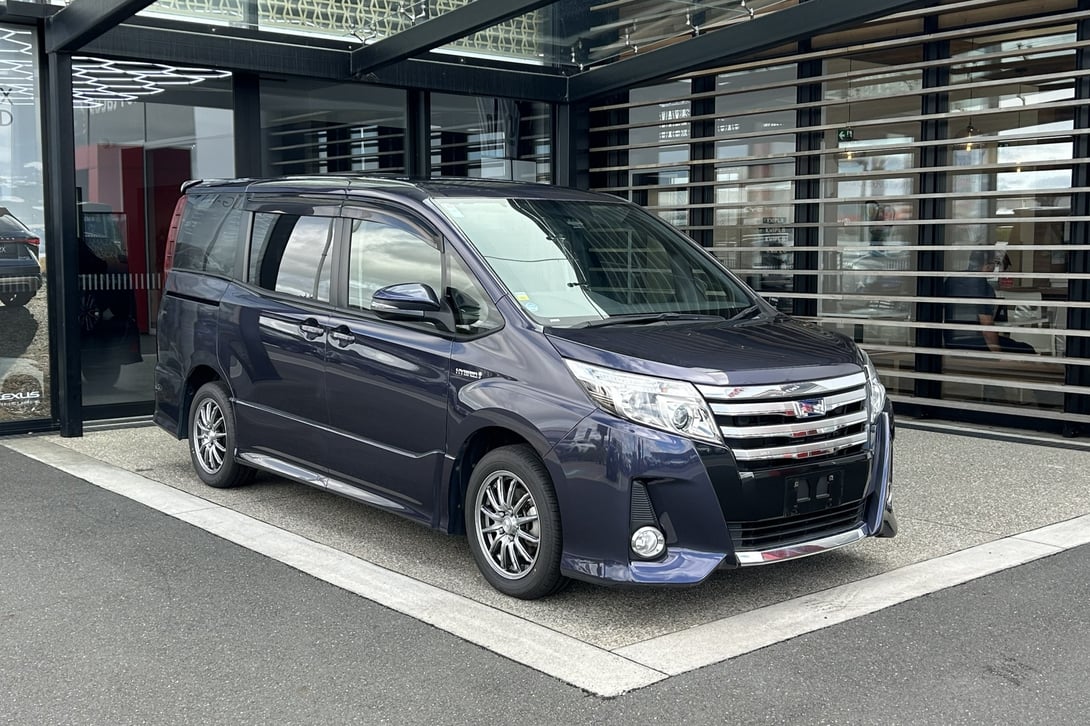 2017 Toyota Noah at Ebbett Toyota Hamilton
