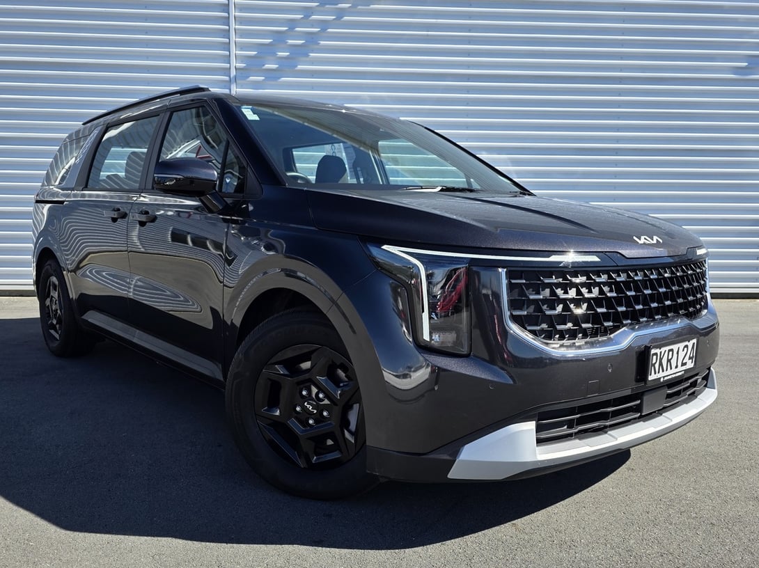 2025 Kia Carnival at Johnston Ebbett