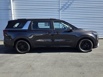 2025 Kia Carnival at Johnston Ebbett