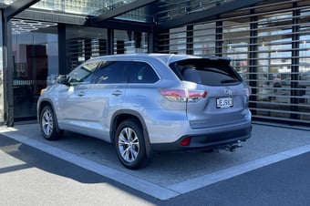 2015 Toyota Highlander at Ebbett Toyota Hamilton