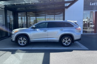 2015 Toyota Highlander at Ebbett Toyota Hamilton