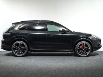 2023 Porsche Cayenne at Ebbett Volkswagen & Škoda Hamilton