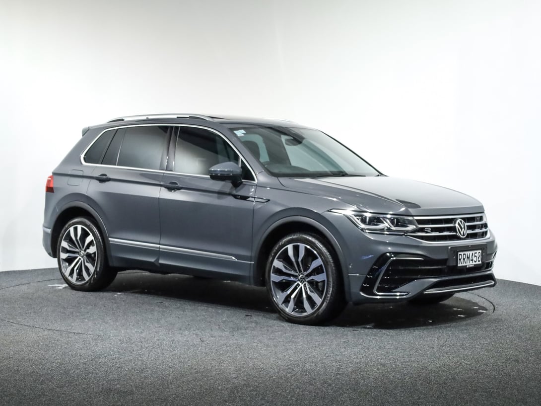 2021 Volkswagen Tiguan at Ebbett Volkswagen & Škoda Hamilton
