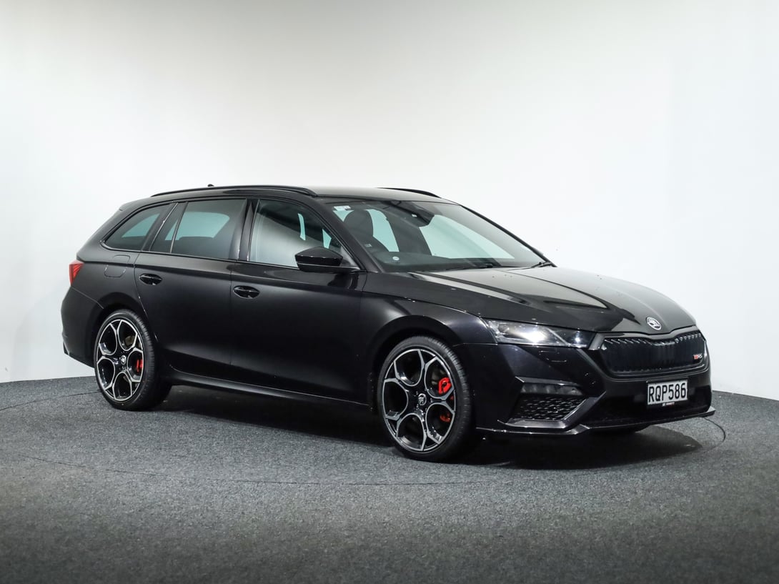 2024 Skoda Octavia at Ebbett Volkswagen & Škoda Hamilton