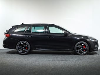 2024 Skoda Octavia at Ebbett Volkswagen & Škoda Hamilton