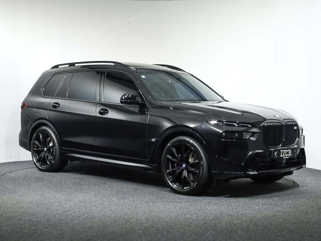 2024 BMW X7 at Ebbett Volkswagen & Škoda Hamilton