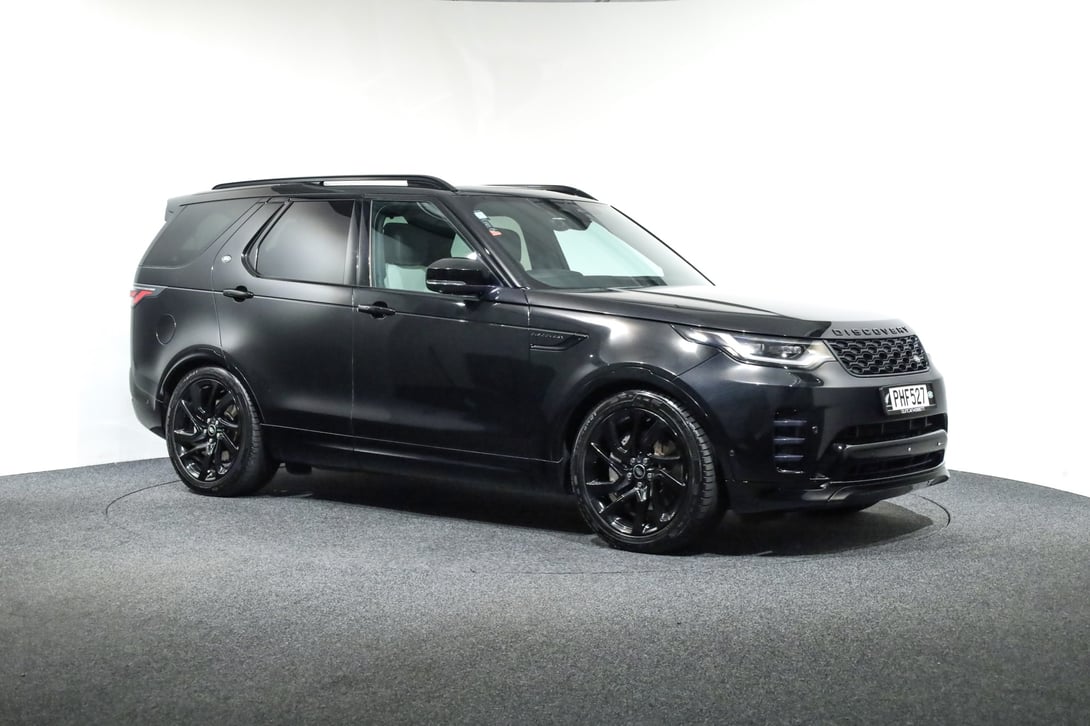 2022 Land Rover Discovery at Duncan & Ebbett Hamilton