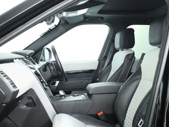 2022 Land Rover Discovery at Duncan & Ebbett Hamilton