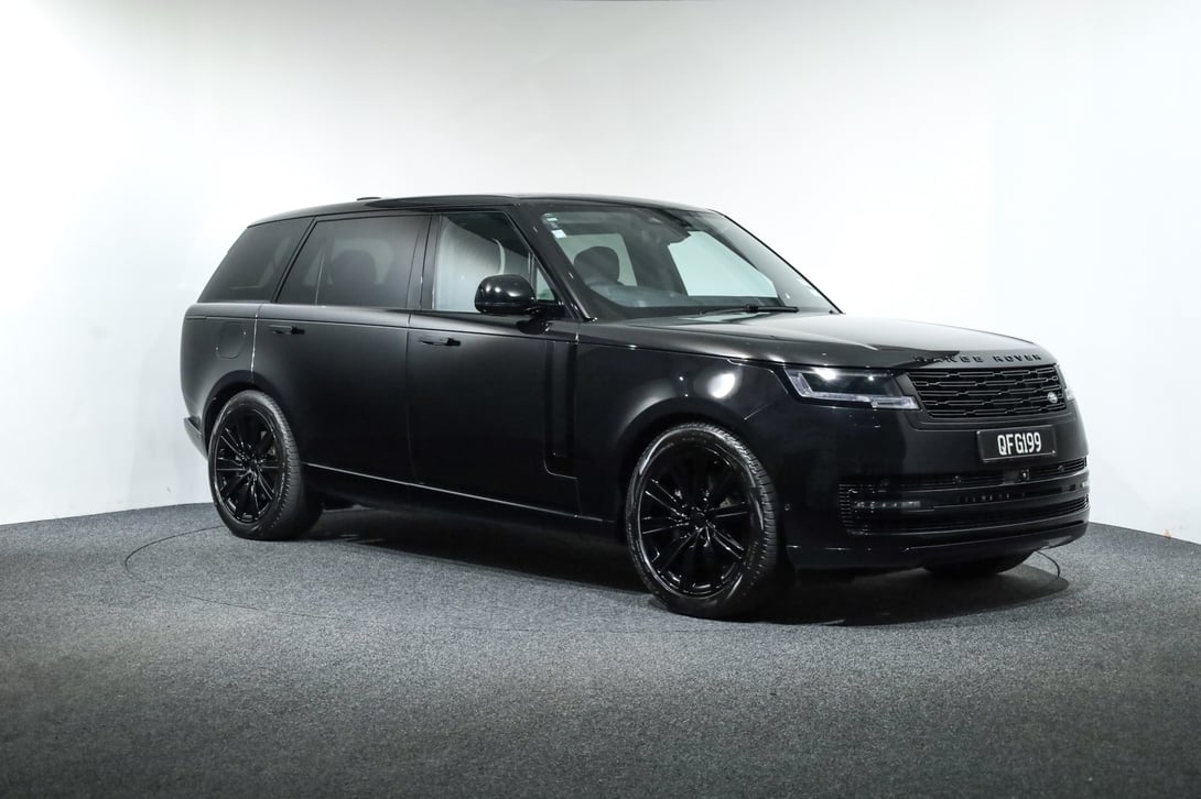 2024 Land Rover Range Rover at Duncan & Ebbett Hamilton