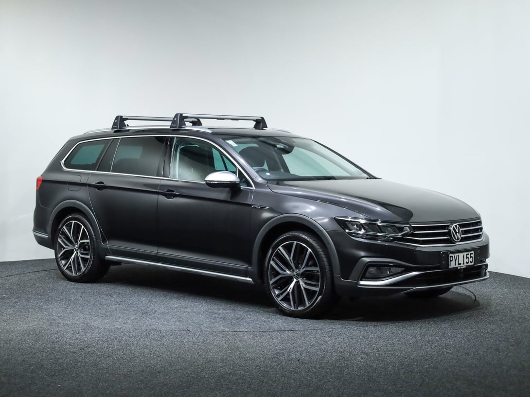 2023 Volkswagen Passat at Ebbett Volkswagen & Škoda Hamilton