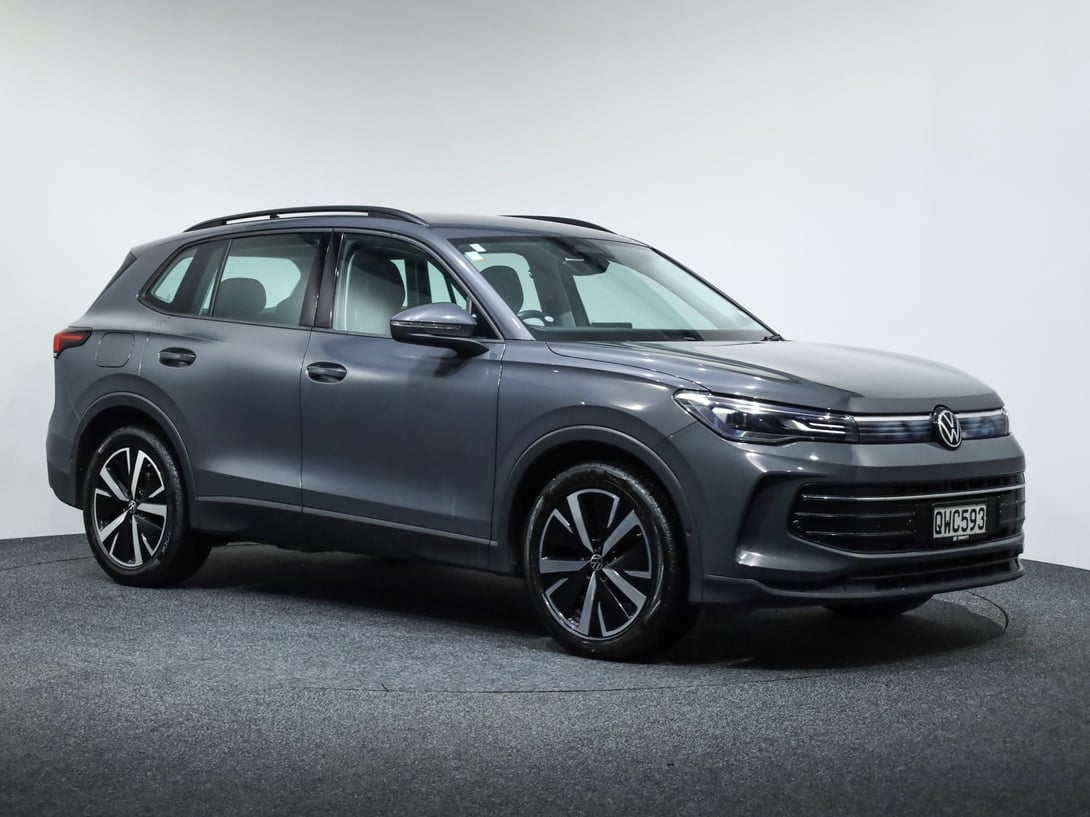 2024 Volkswagen Tiguan at Ebbett Volkswagen & Škoda Hamilton