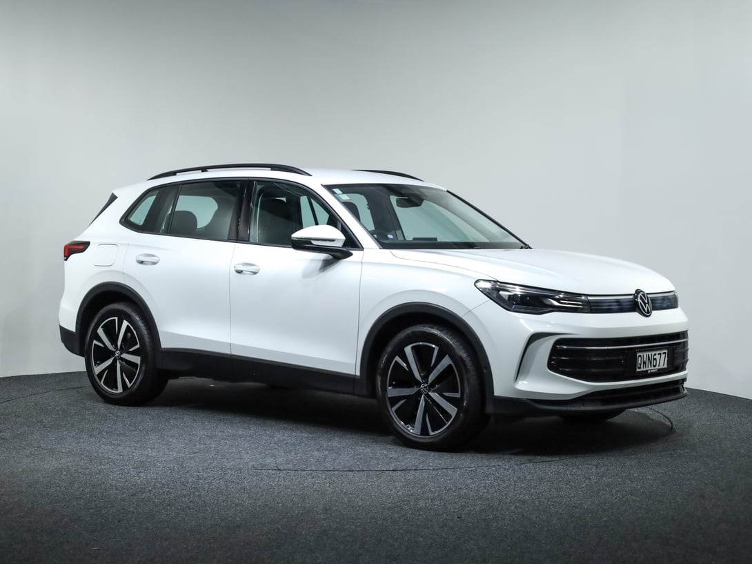 2024 Volkswagen Tiguan at Ebbett Volkswagen & Škoda Hamilton