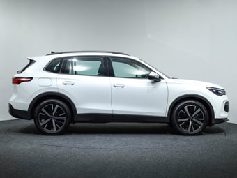 2024 Volkswagen Tiguan at Ebbett Volkswagen & Škoda Hamilton