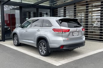 2017 Toyota Highlander at Ebbett Toyota Hamilton