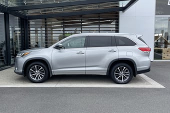 2017 Toyota Highlander at Ebbett Toyota Hamilton
