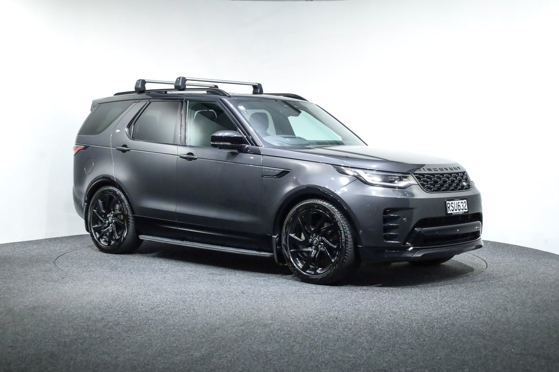 2023 Land Rover Discovery at Duncan & Ebbett Hamilton
