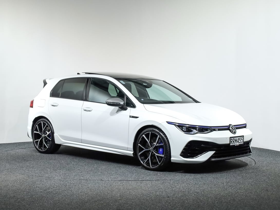 2024 Volkswagen Golf at Ebbett Volkswagen & Škoda Hamilton