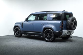 2025 Land Rover Defender at Duncan & Ebbett Hamilton