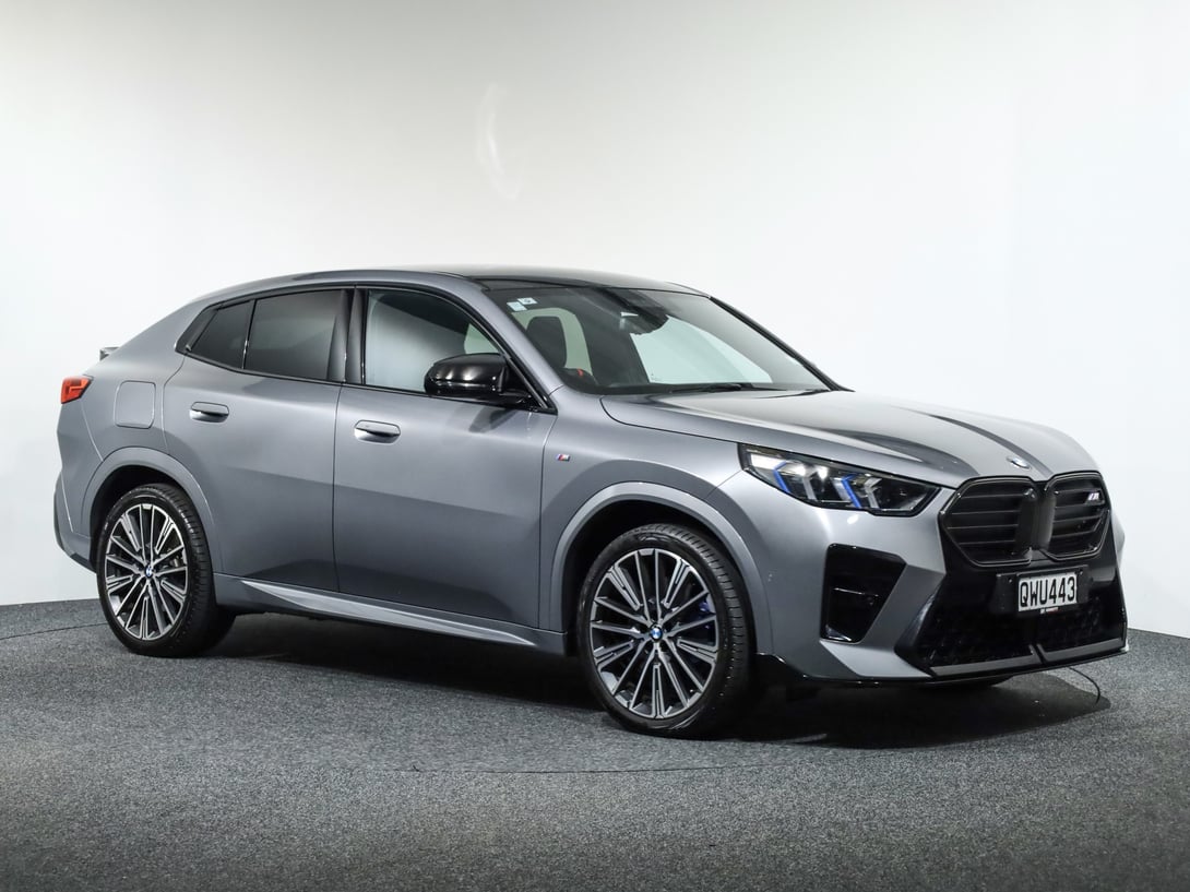 2024 BMW X2 at Ebbett Volkswagen & Škoda Hamilton